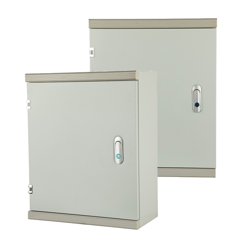 Caja eléctrica con orificios de montaje precortados